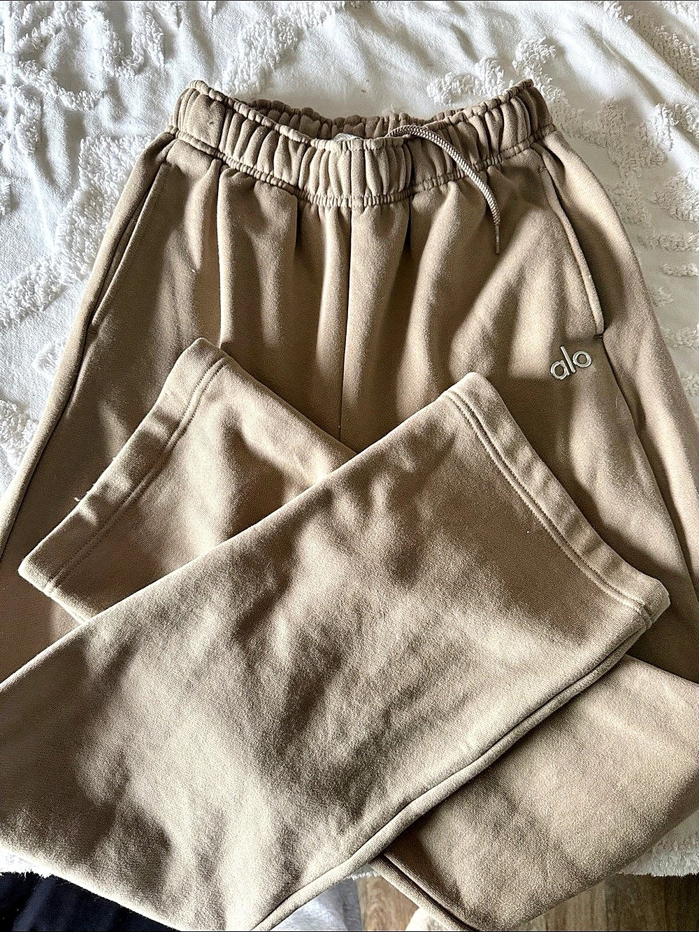 🔥 ALO Accolade Jogger Pants in Gravel Size XXS Like New